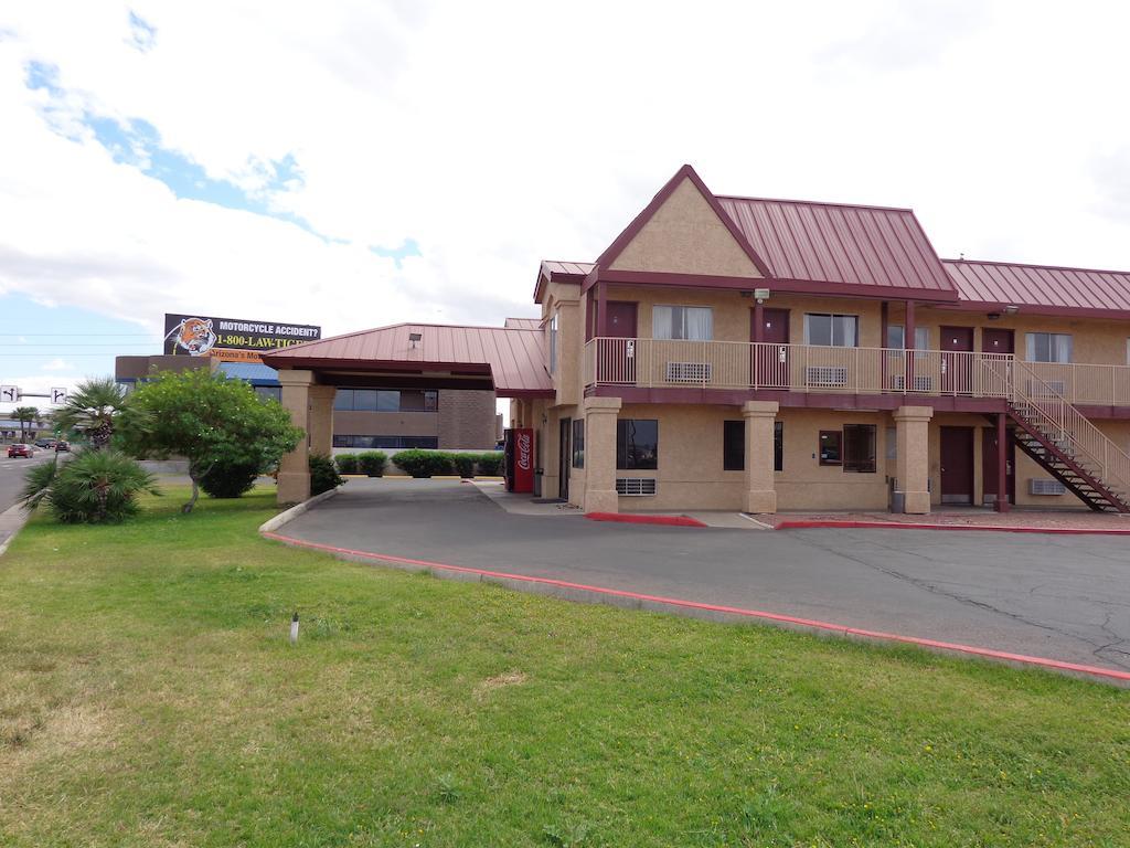 Knights Inn Phoenix At N Black Canyon Hwy Exterior photo